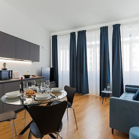 The Best Rent - Modern One Bedroom Apartment In San Babila Milão Exterior foto