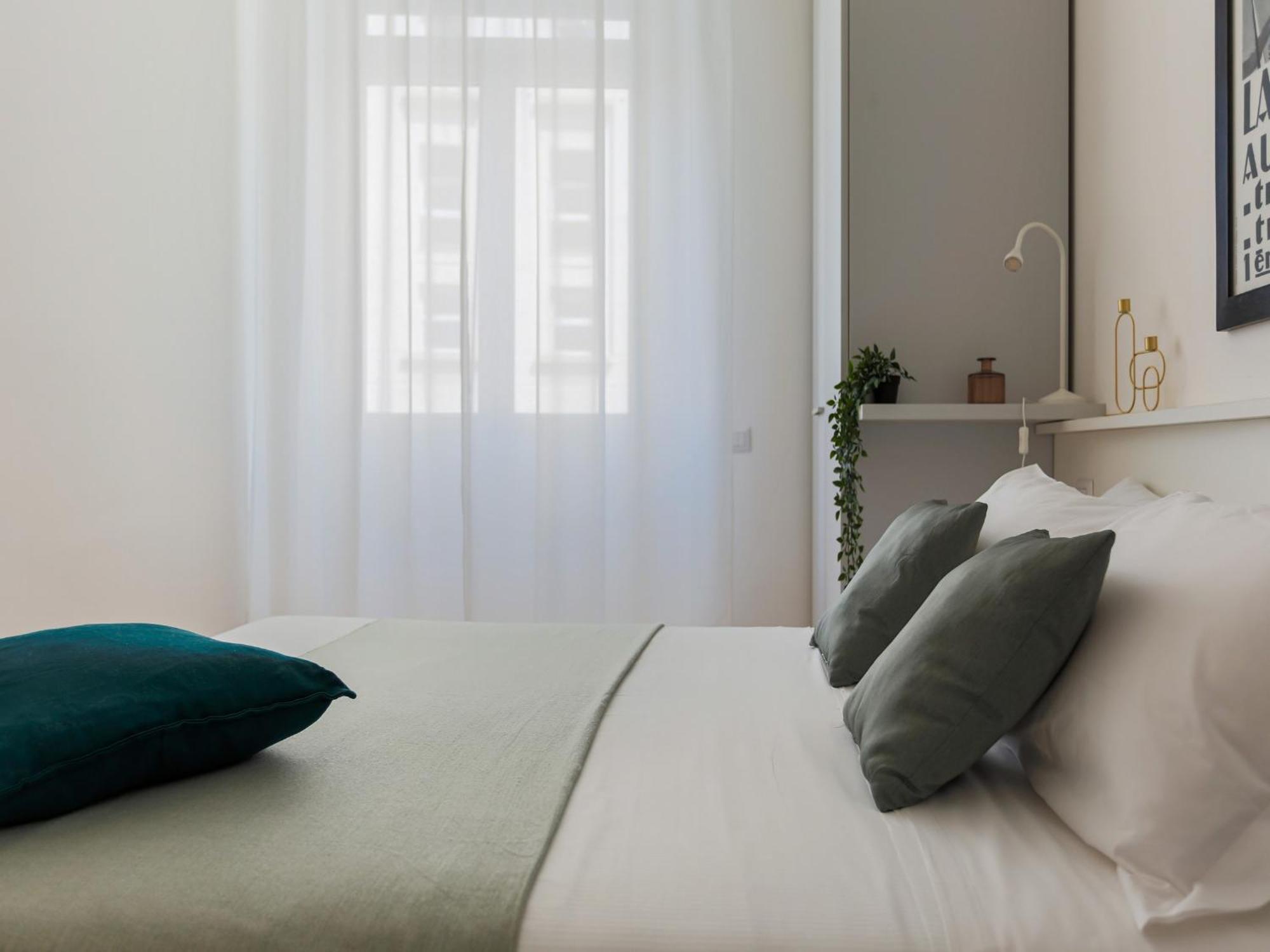 The Best Rent - Modern One Bedroom Apartment In San Babila Milão Exterior foto