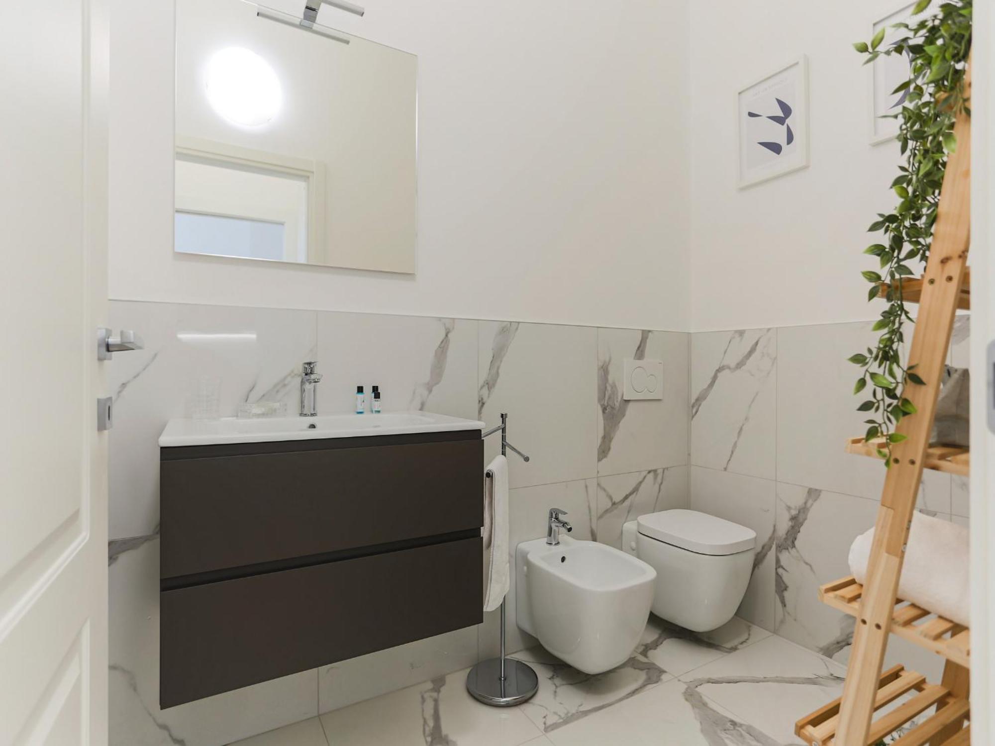 The Best Rent - Modern One Bedroom Apartment In San Babila Milão Exterior foto