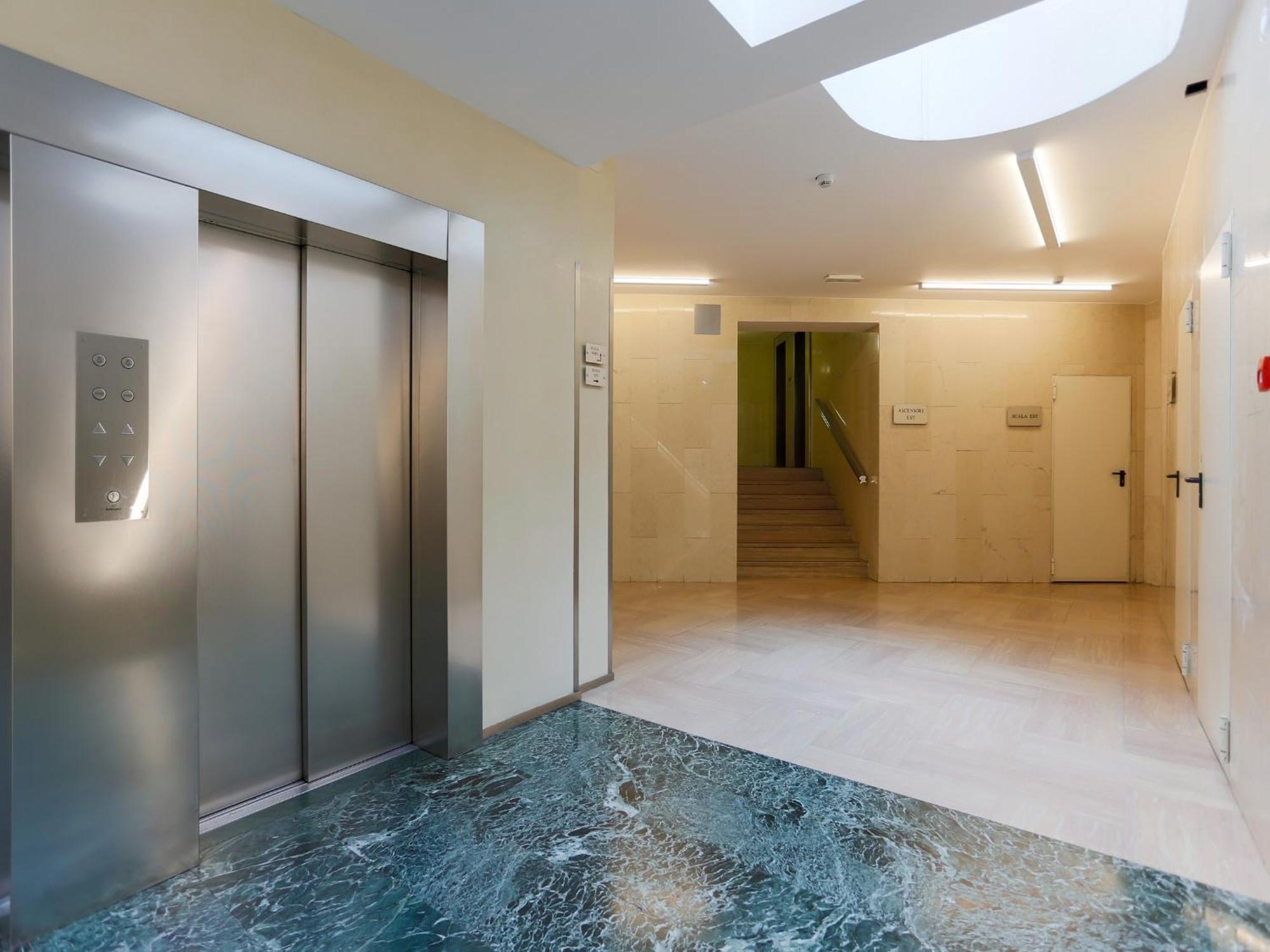The Best Rent - Modern One Bedroom Apartment In San Babila Milão Exterior foto