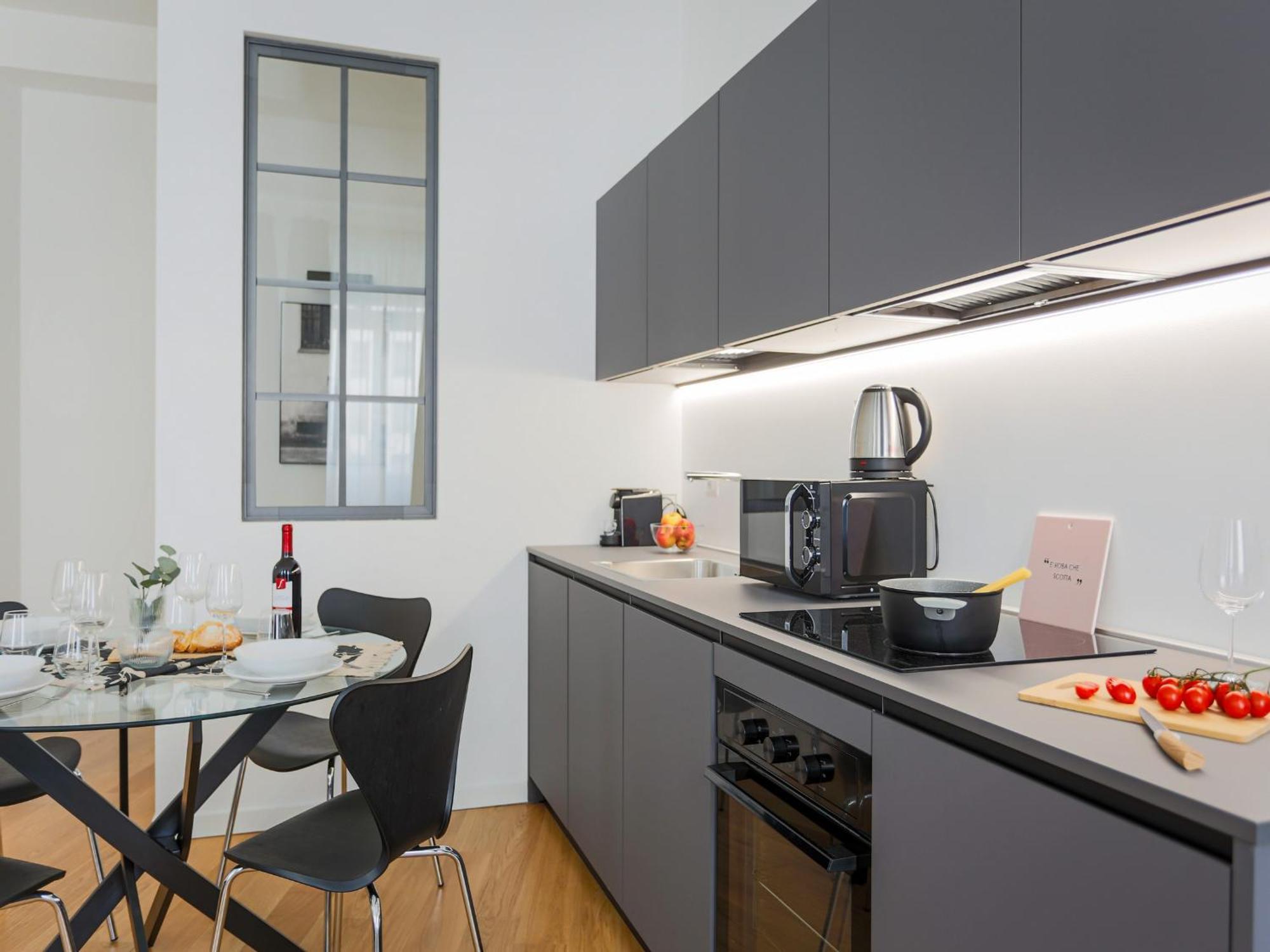 The Best Rent - Modern One Bedroom Apartment In San Babila Milão Exterior foto